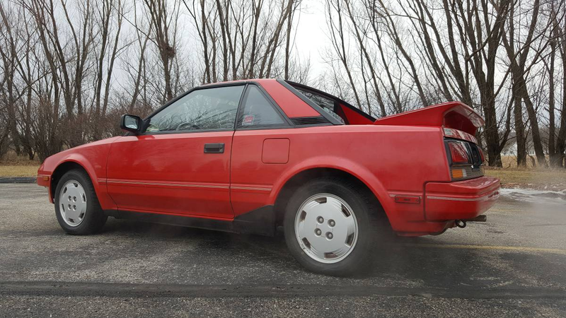 Illustration for article titled For $1,800, Could This 1989 Toyota MR2 Be Automatically Desirable?